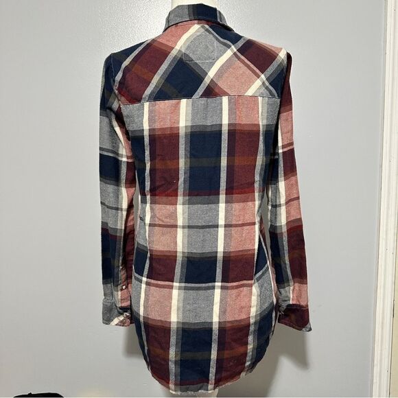 Abercrombie and Fitch women’s garnet and blue plaid snap up shirt size XS - Picture 2 of 6